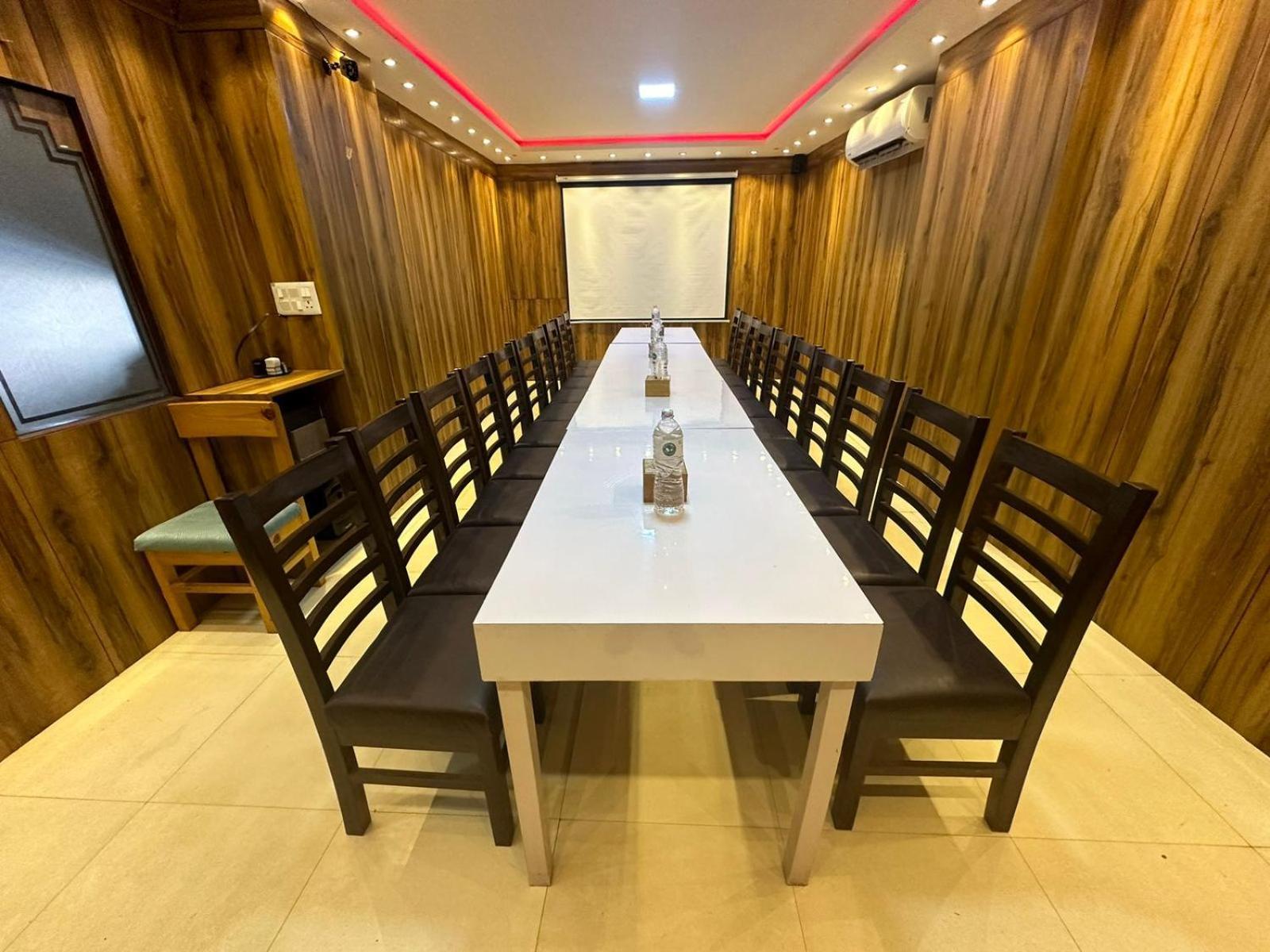 Hotel Edingo Inn Itahari 외부 사진